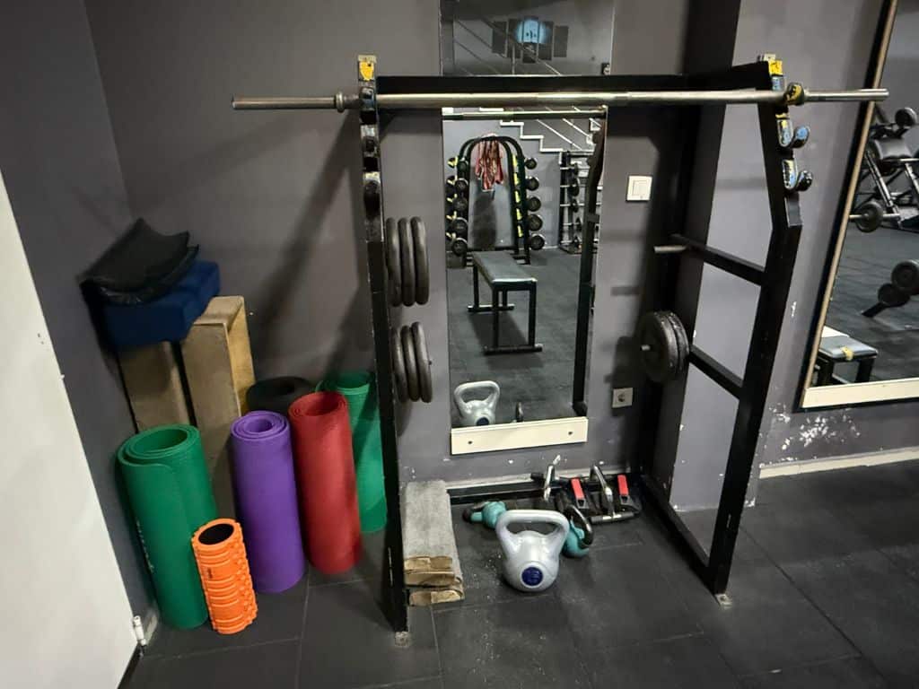 Yoga mats, kettle bells, and accessories at the Selcuk gym Mekibu Fitness Club