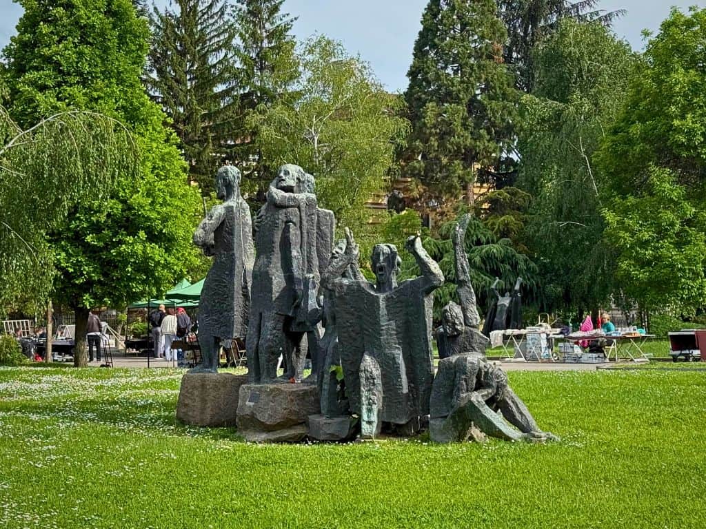 Sofia's walking tour route passing the Samuel's blinded army statue