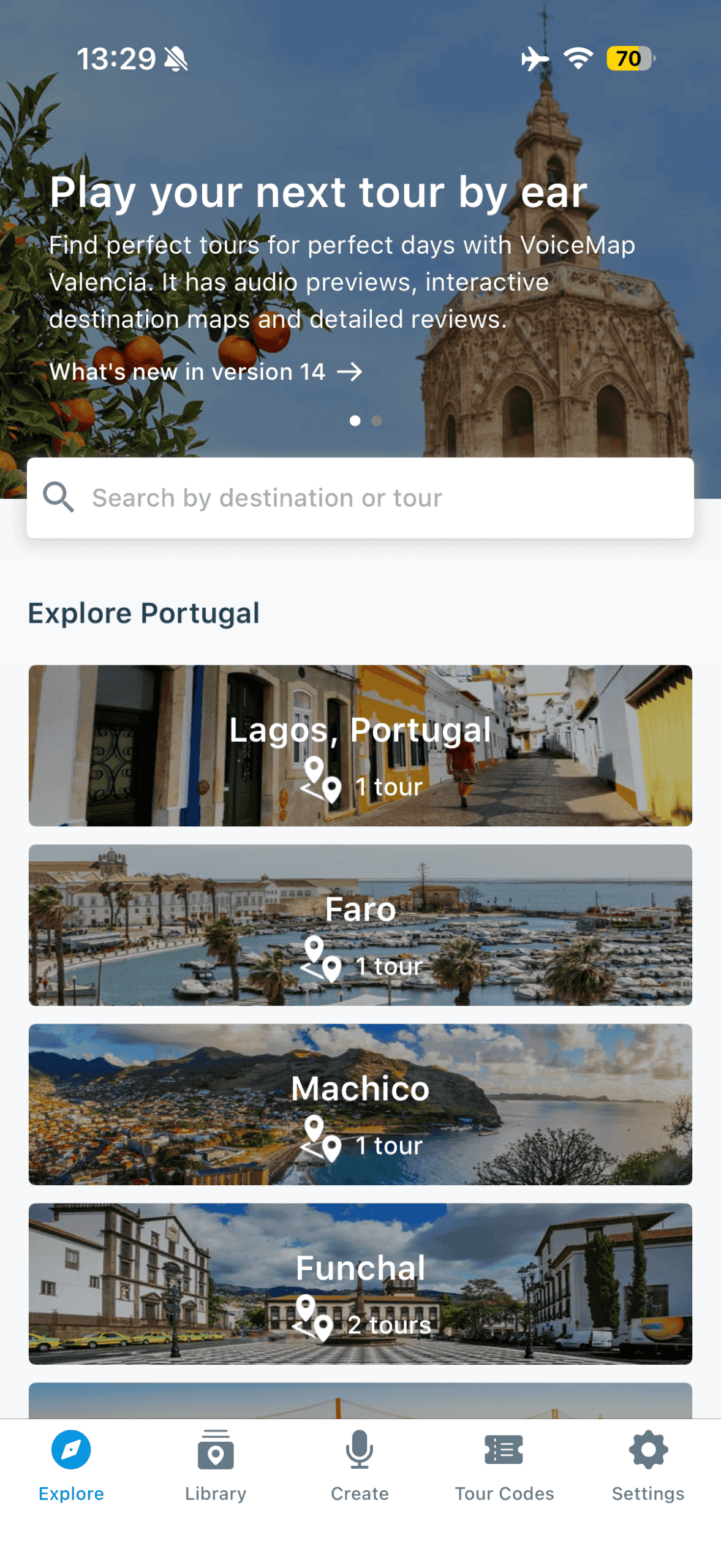 VoiceMap audio tour app interface showing how to explore tour options nearby