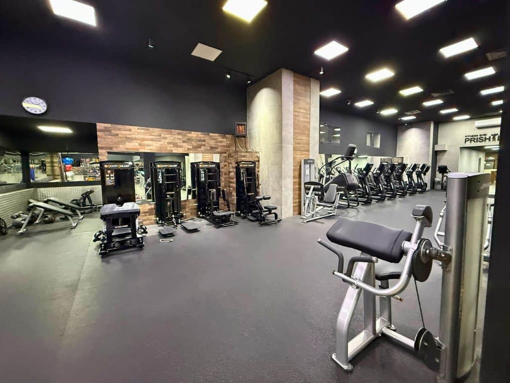 Other side of this section of the gym with more strength equipment